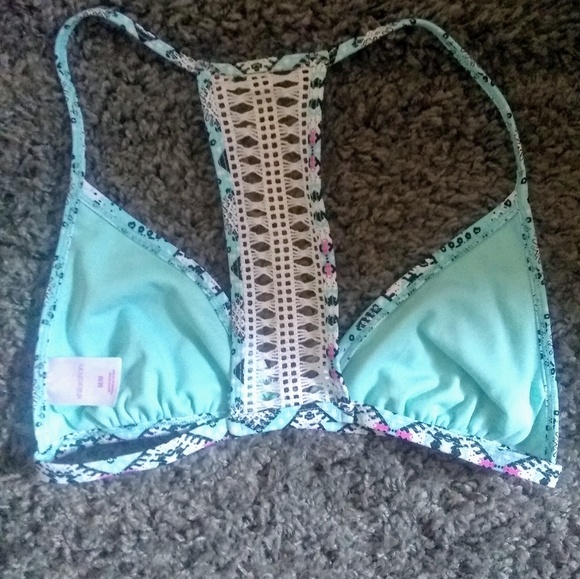Bathing suit tops size medium - Picture 4 of 4